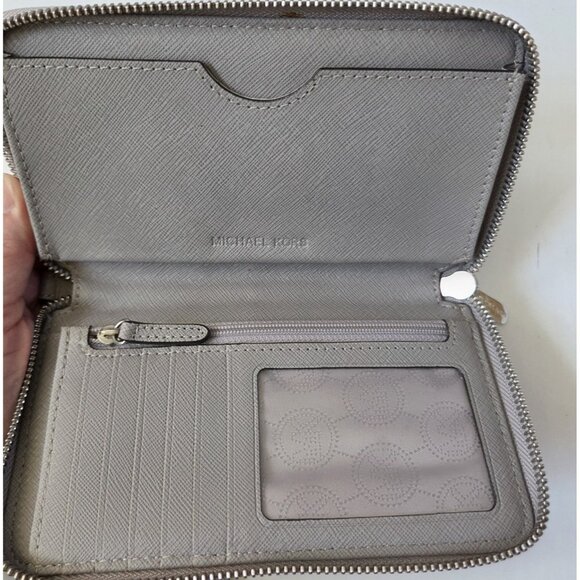 Michael Kors Wallet Gray Saffiano Leather Jet Set Zip Around Travel Wristlet - Picture 4 of 11